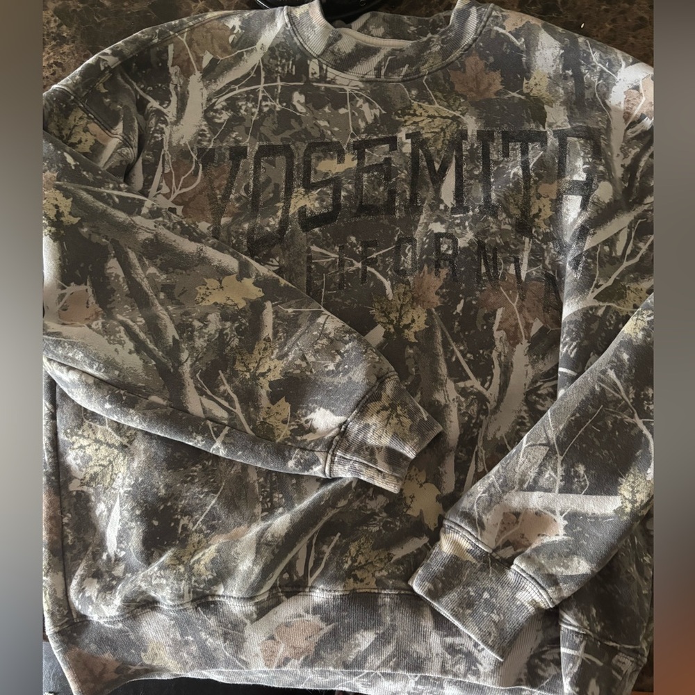Abercrombie and fitch camo sweatshirt
